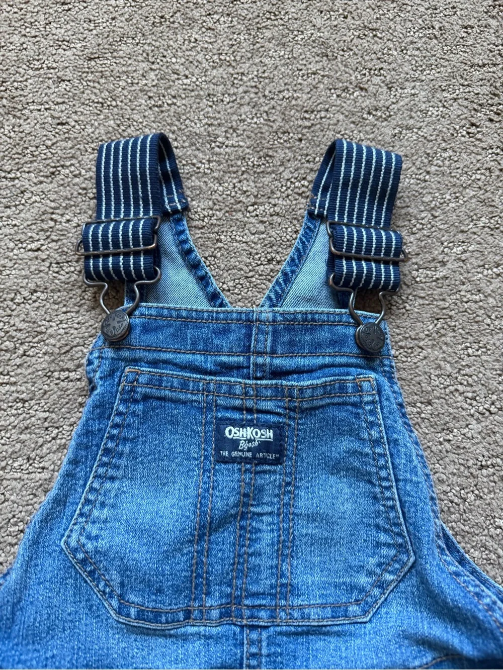 OshKosh B’gosh Denim Overalls 5T Blue Cargo Adjustable Straps Classic